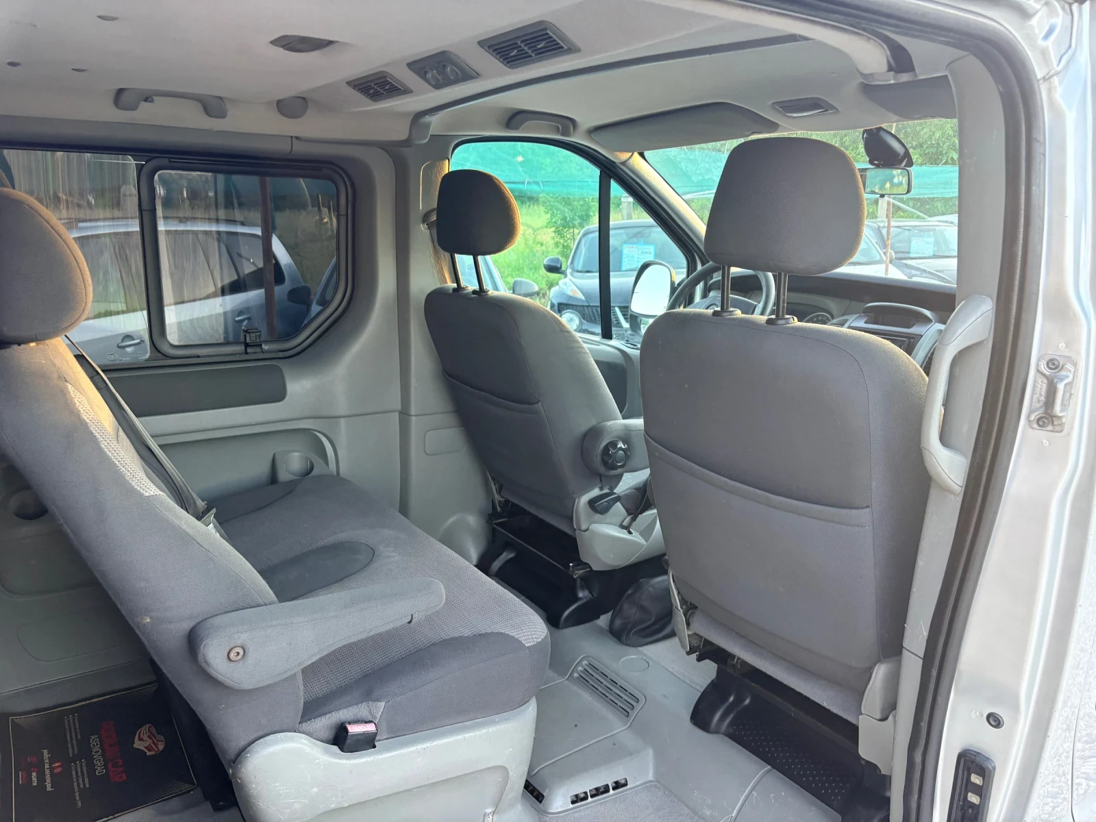 Opel Vivaro 6+ 1, снимка 14 - Бусове и автобуси - 54715943