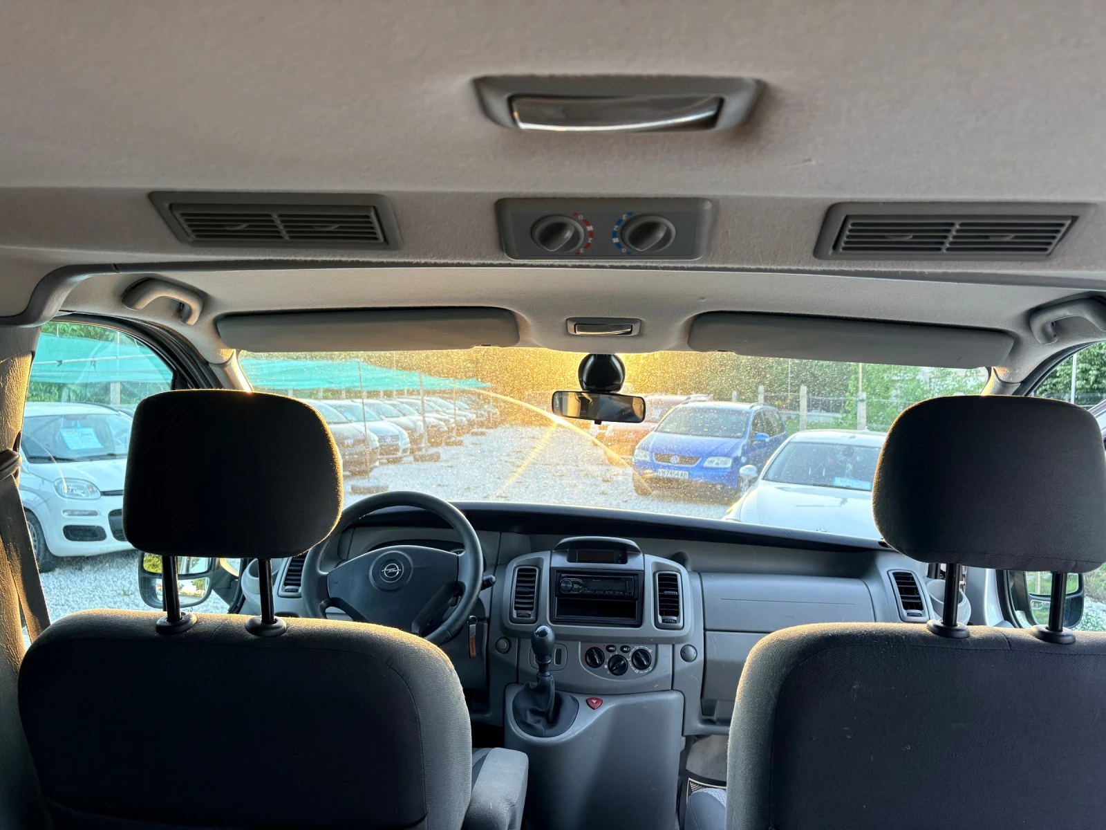 Opel Vivaro 6+ 1, снимка 12 - Бусове и автобуси - 54715943