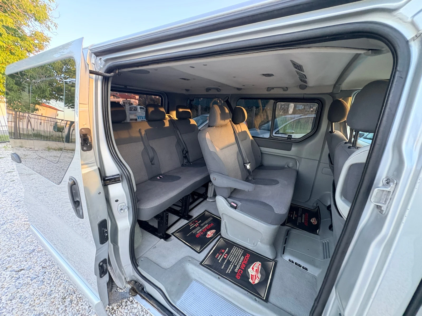 Opel Vivaro 6+ 1, снимка 13 - Бусове и автобуси - 54715943