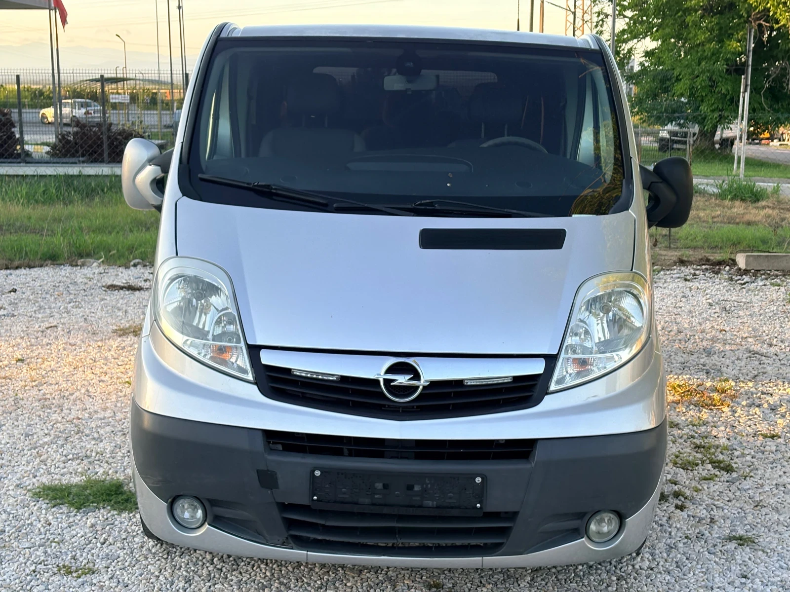 Opel Vivaro 6+ 1, снимка 3 - Бусове и автобуси - 54715943