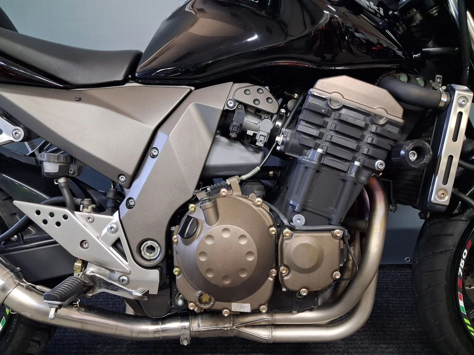 Kawasaki Z 750, снимка 10 - Мотоциклети и мототехника - 54712509