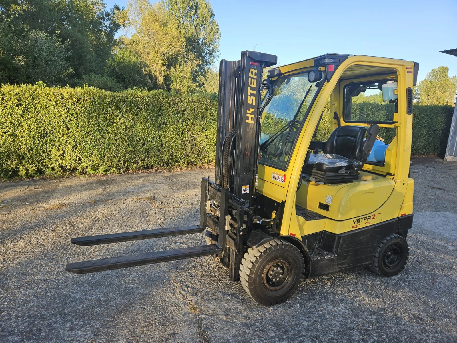 Мотокар Hyster 2тона , газ , своб.ход+ изравнител + позиционер, снимка 4 - Индустриална техника - 55964110