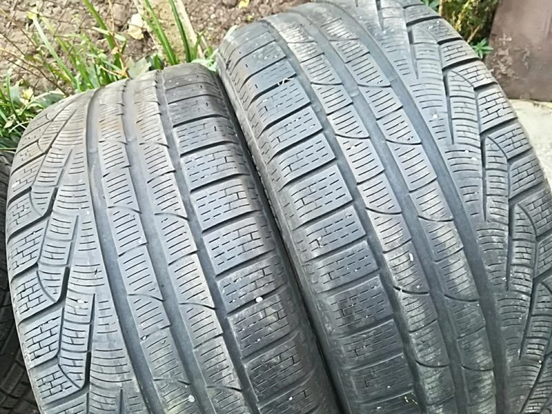 Гуми Зимни 245/45R19, снимка 2 - Гуми и джанти - 23625212