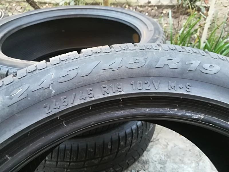 Гуми Зимни 245/45R19, снимка 6 - Гуми и джанти - 23625212