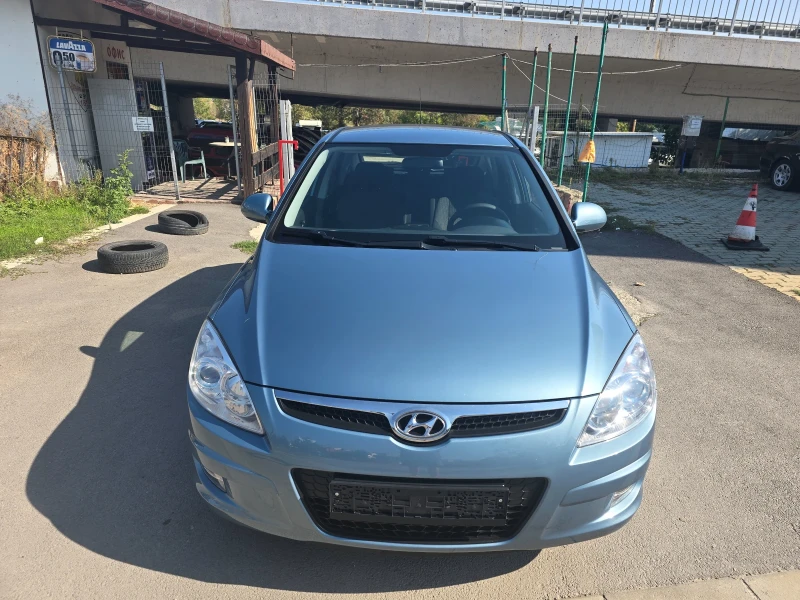 Hyundai I30 1.6 перфектен, снимка 2 - Автомобили и джипове - 47340471