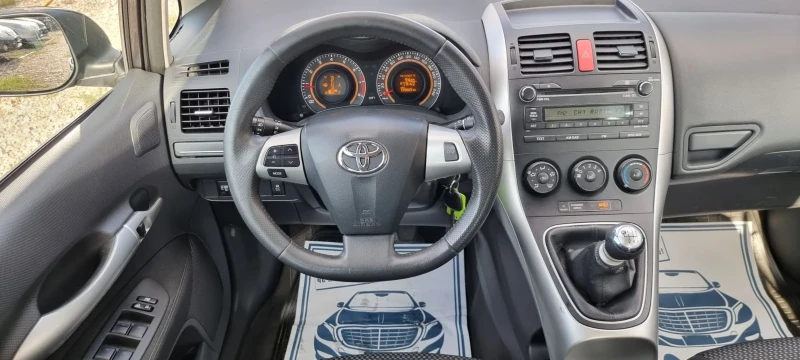 Toyota Auris 1.6i Швейцария Фейслифт , снимка 11 - Автомобили и джипове - 47343721