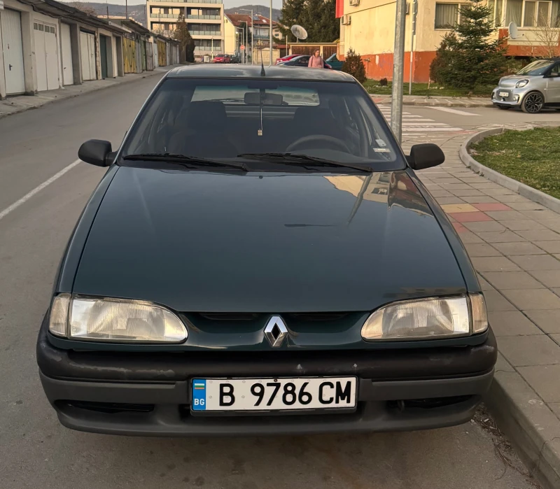 Renault 19, снимка 1 - Автомобили и джипове - 48620195