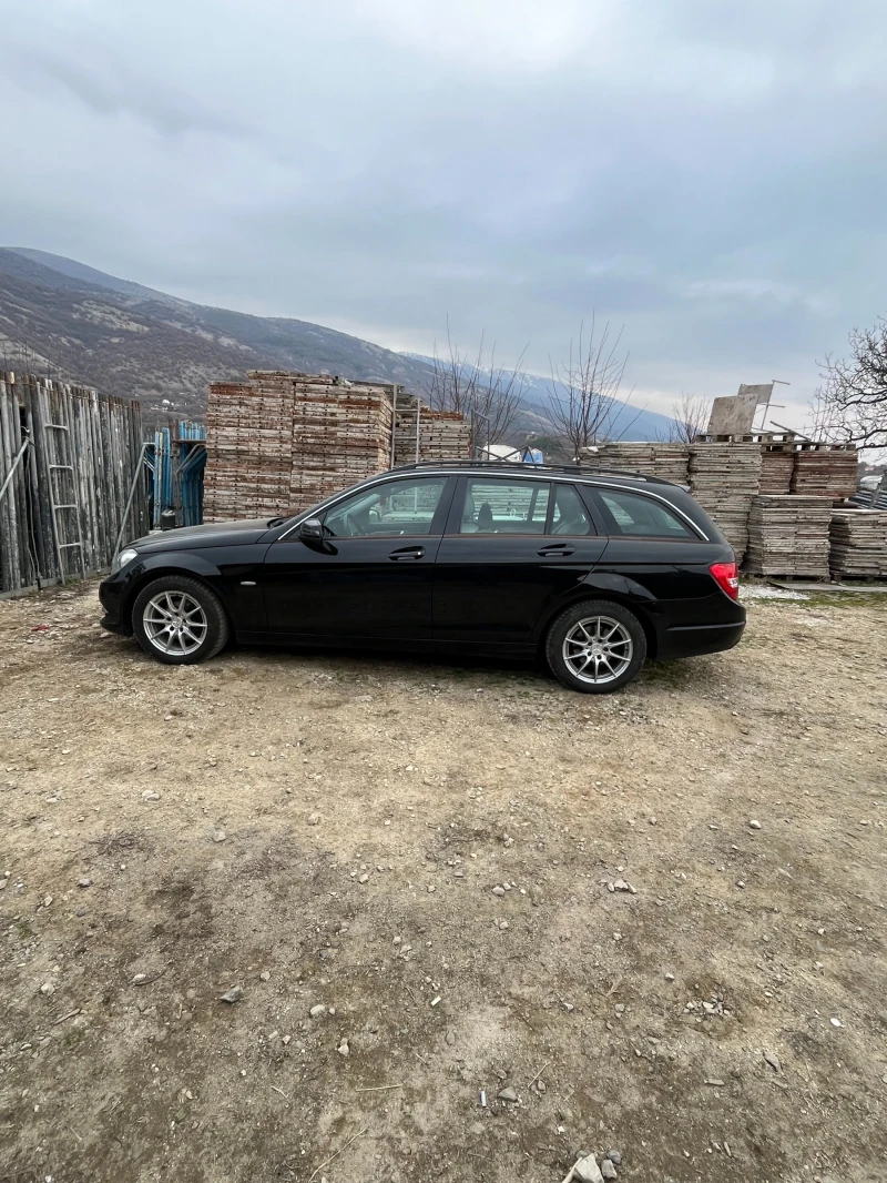 Mercedes-Benz C 200 2, 2 CDI / Bi-Xenon / 7G-Tronic / Harman/Kardon, снимка 6 - Автомобили и джипове - 49132680