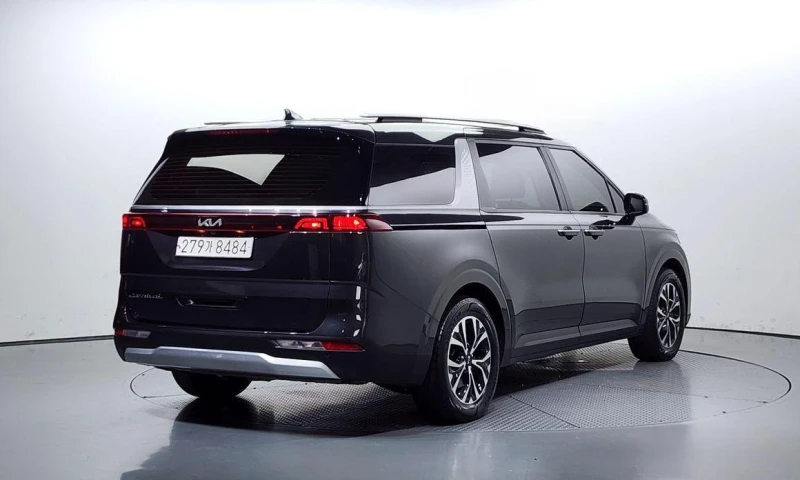 Kia Carnival, снимка 2 - Автомобили и джипове - 51957137