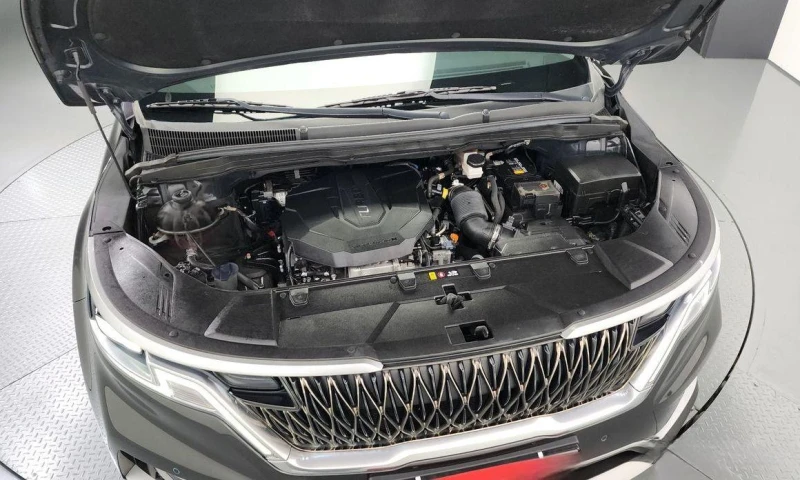 Kia Carnival, снимка 6 - Автомобили и джипове - 51957137