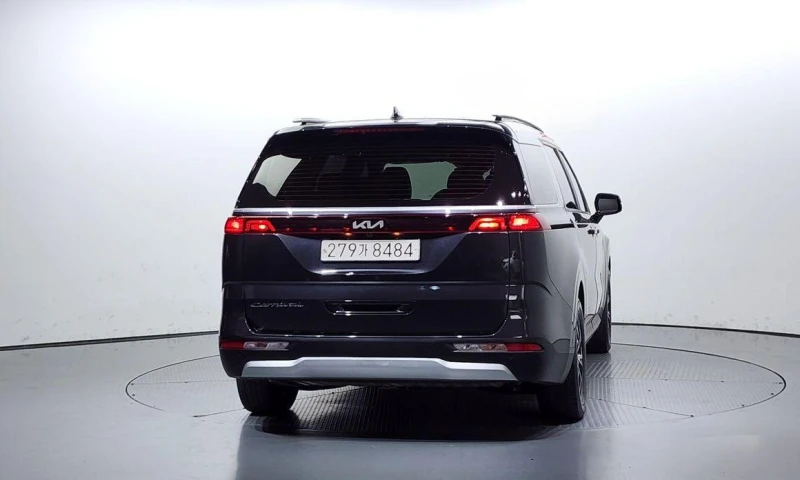 Kia Carnival, снимка 4 - Автомобили и джипове - 51957137