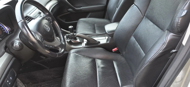 Honda Accord 2.0v-tec, снимка 5 - Автомобили и джипове - 52389695