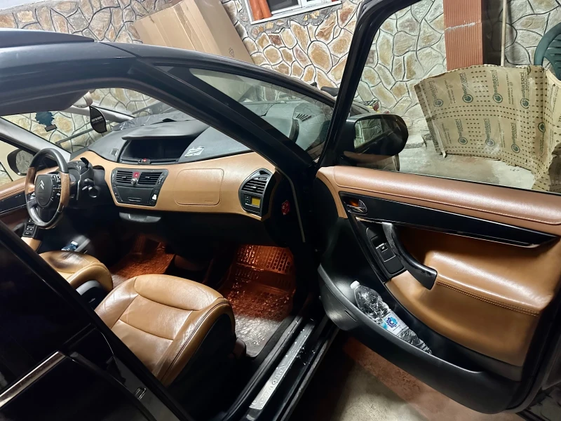 Citroen C4 Picasso, снимка 3 - Автомобили и джипове - 52869256