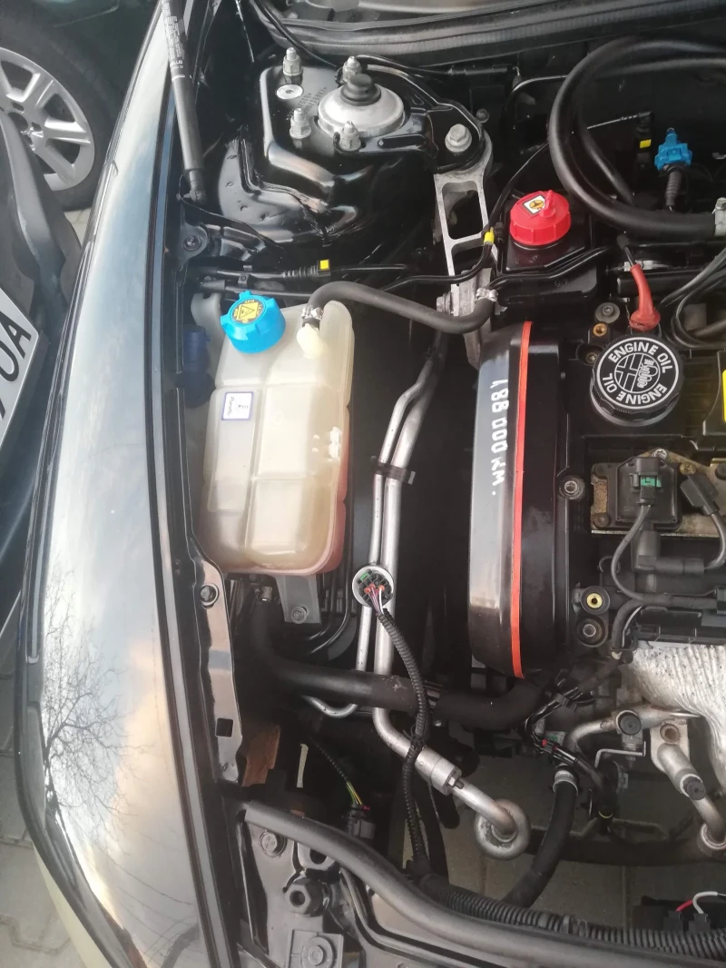 Alfa Romeo 147 1.6 газ/БЕНЗИН УНИКАТ , снимка 12 - Автомобили и джипове - 52967341