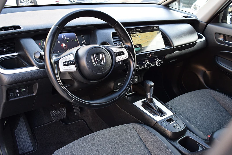 Honda Jazz 1.5ШВЕЙЦАРИЯ-109к.с/ДИСТРОНИК/НАВИ/LANE ASSIST, снимка 9 - Автомобили и джипове - 53049199