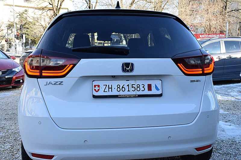 Honda Jazz 1.5ШВЕЙЦАРИЯ-109к.с/ДИСТРОНИК/НАВИ/LANE ASSIST, снимка 5 - Автомобили и джипове - 53049199