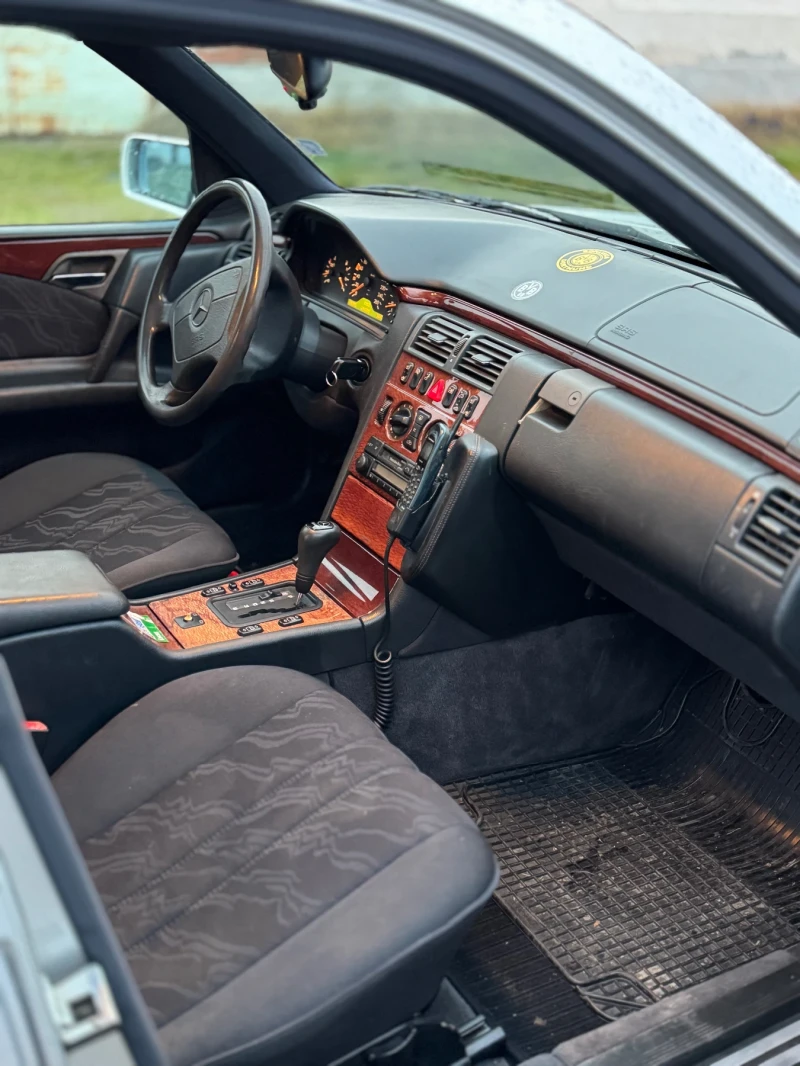 Mercedes-Benz E 280 E-Class W210, снимка 9 - Автомобили и джипове - 53055713