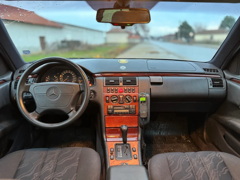 Mercedes-Benz E 280 E-Class W210, снимка 8 - Автомобили и джипове - 53055713