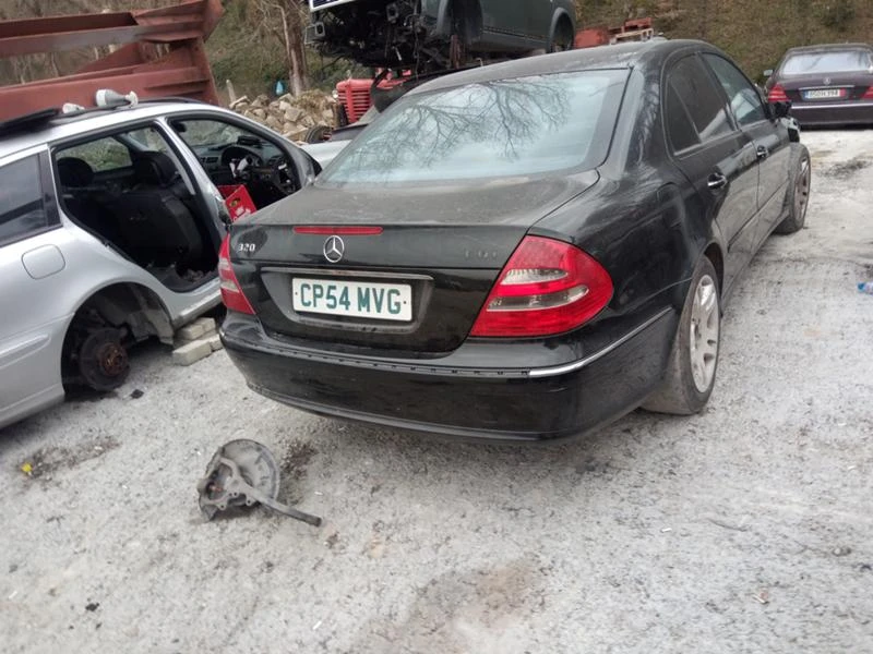 Mercedes-Benz E 220 Над 10 бр всички мотори, снимка 14 - Автомобили и джипове - 23416241