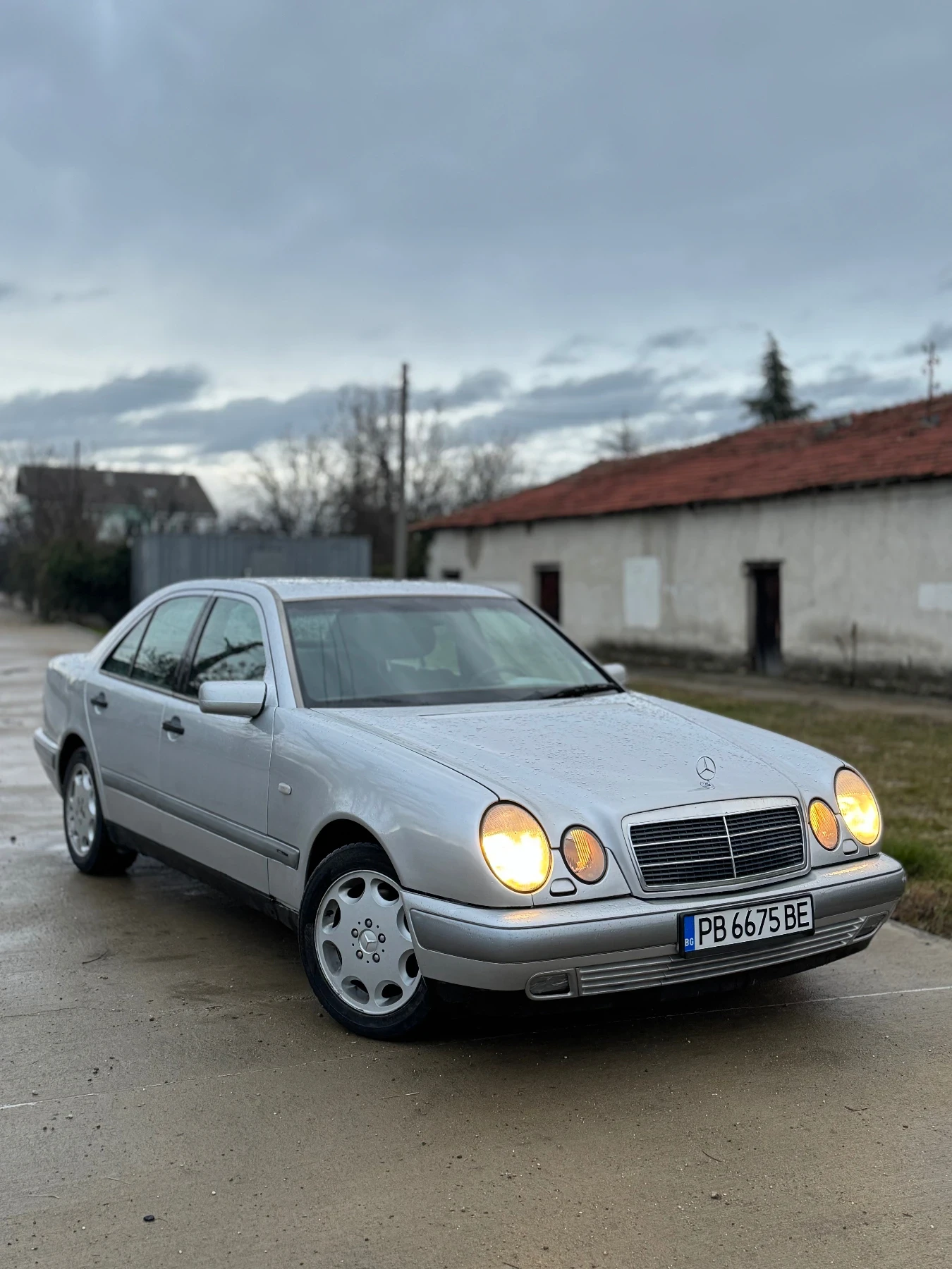 Mercedes-Benz E 280 E-Class W210, снимка 1