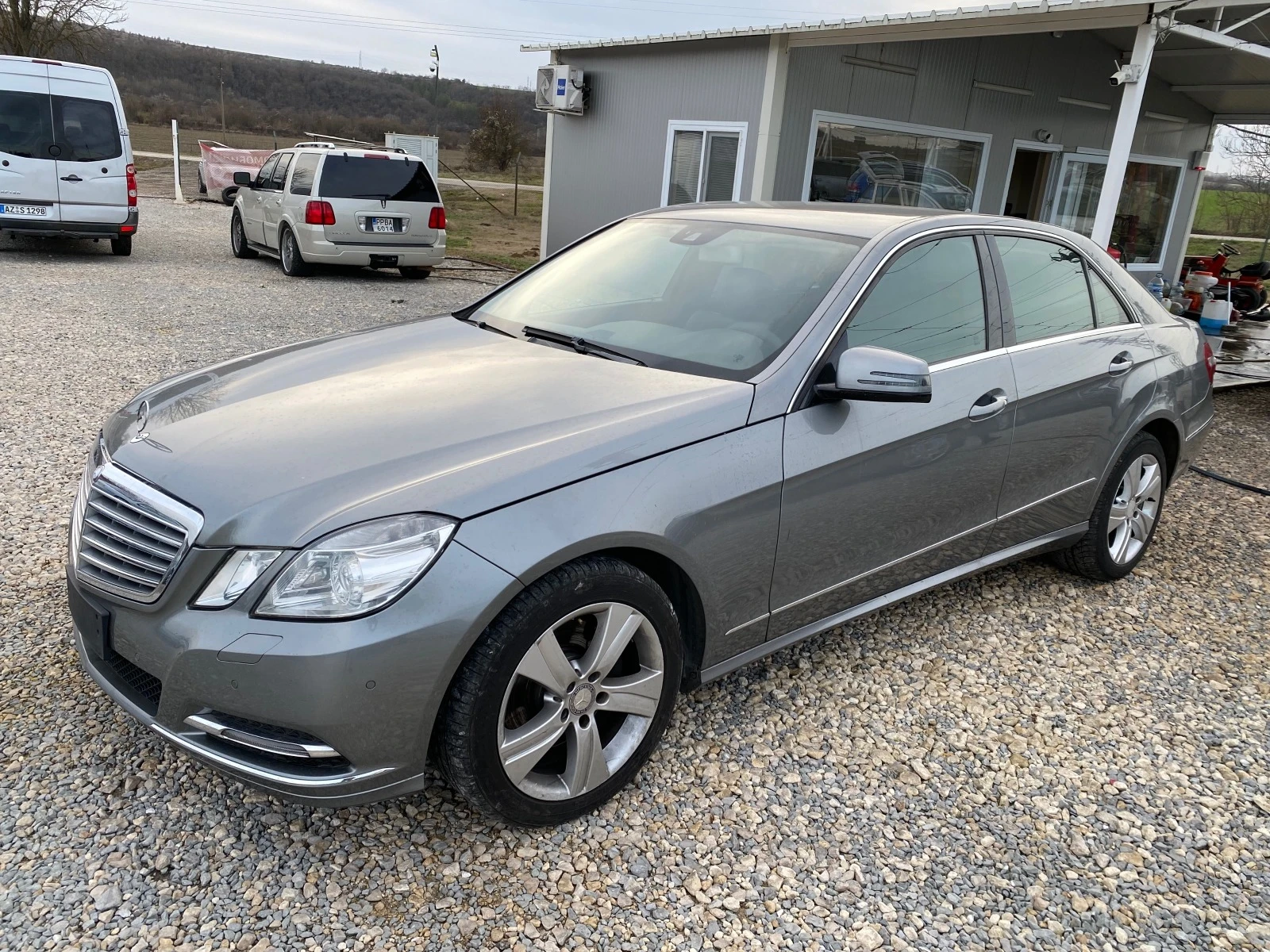 Mercedes-Benz E 300 3.0CDI AVTOMATIK - изображение 2