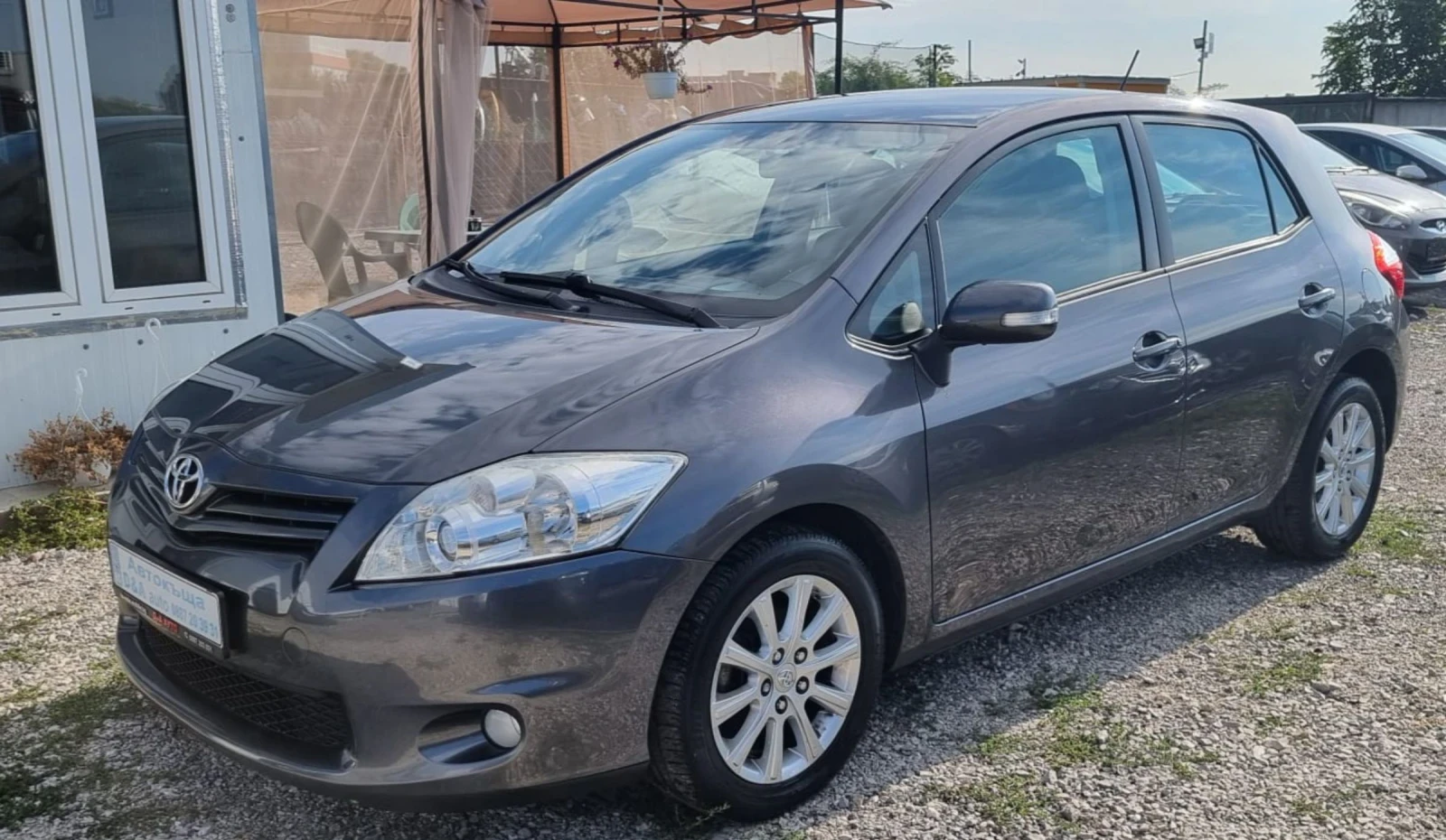 Toyota Auris 1.6i Швейцария Фейслифт  - изображение 3