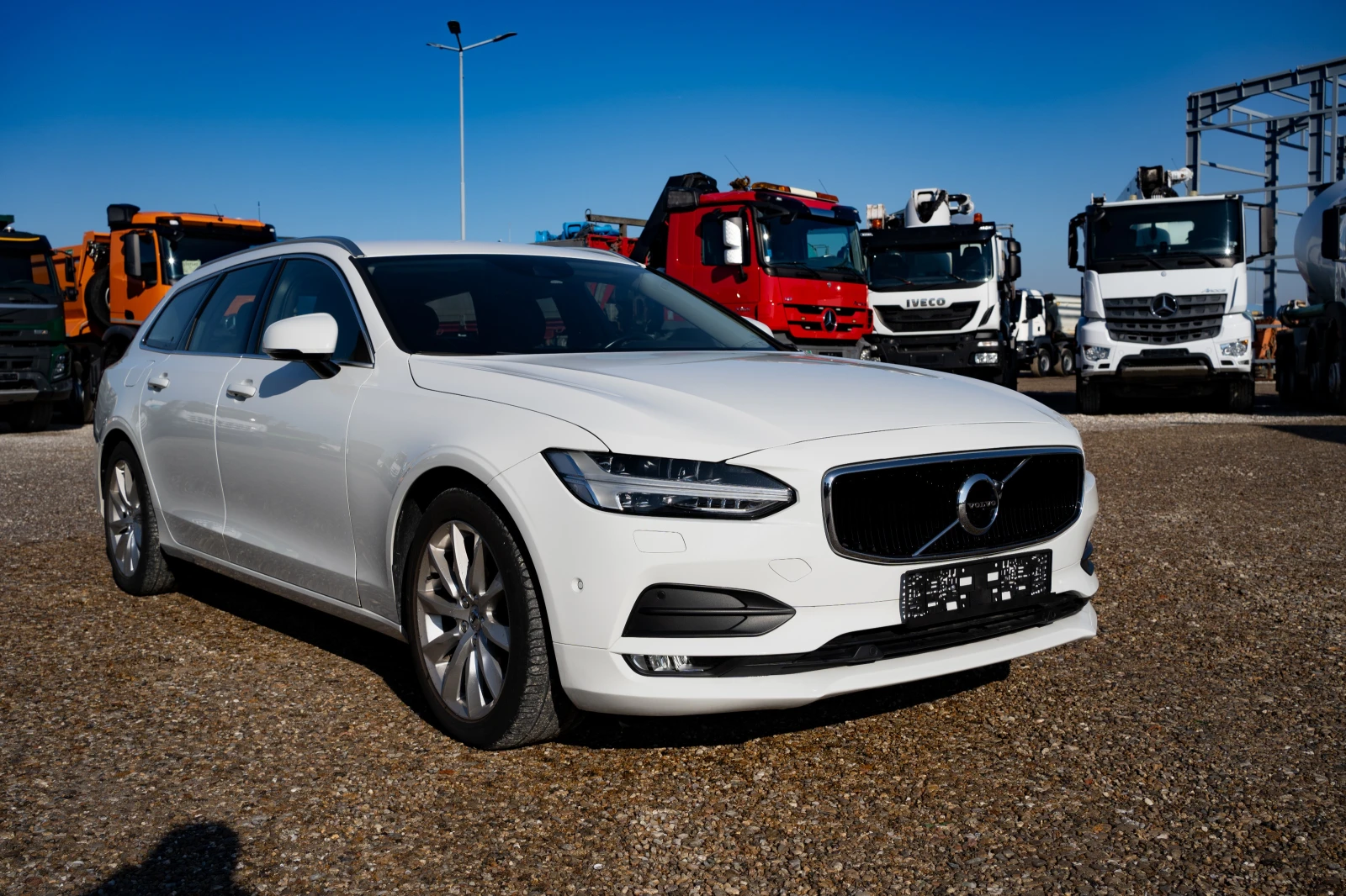 Volvo V90 D4 2.0D/AUTOMAT - изображение 3