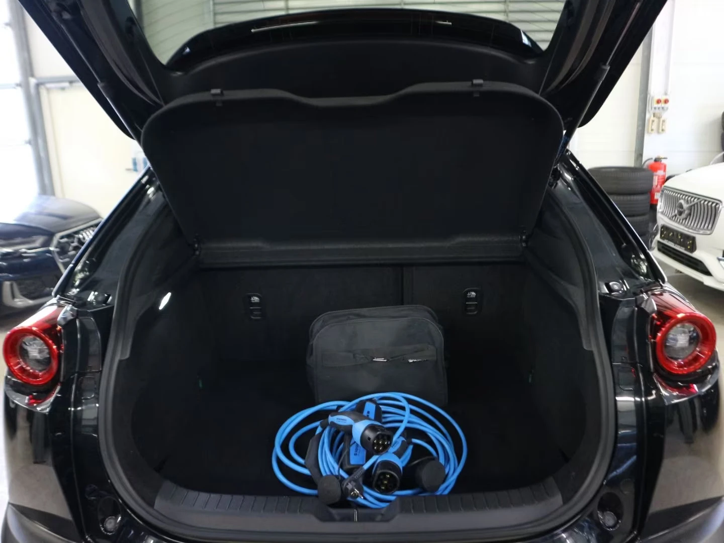 Mazda MX-30 MAKOTO/204HP/MATRIX/HUD/ACC/NAVI/CAM/255z, снимка 9 - Автомобили и джипове - 54070429