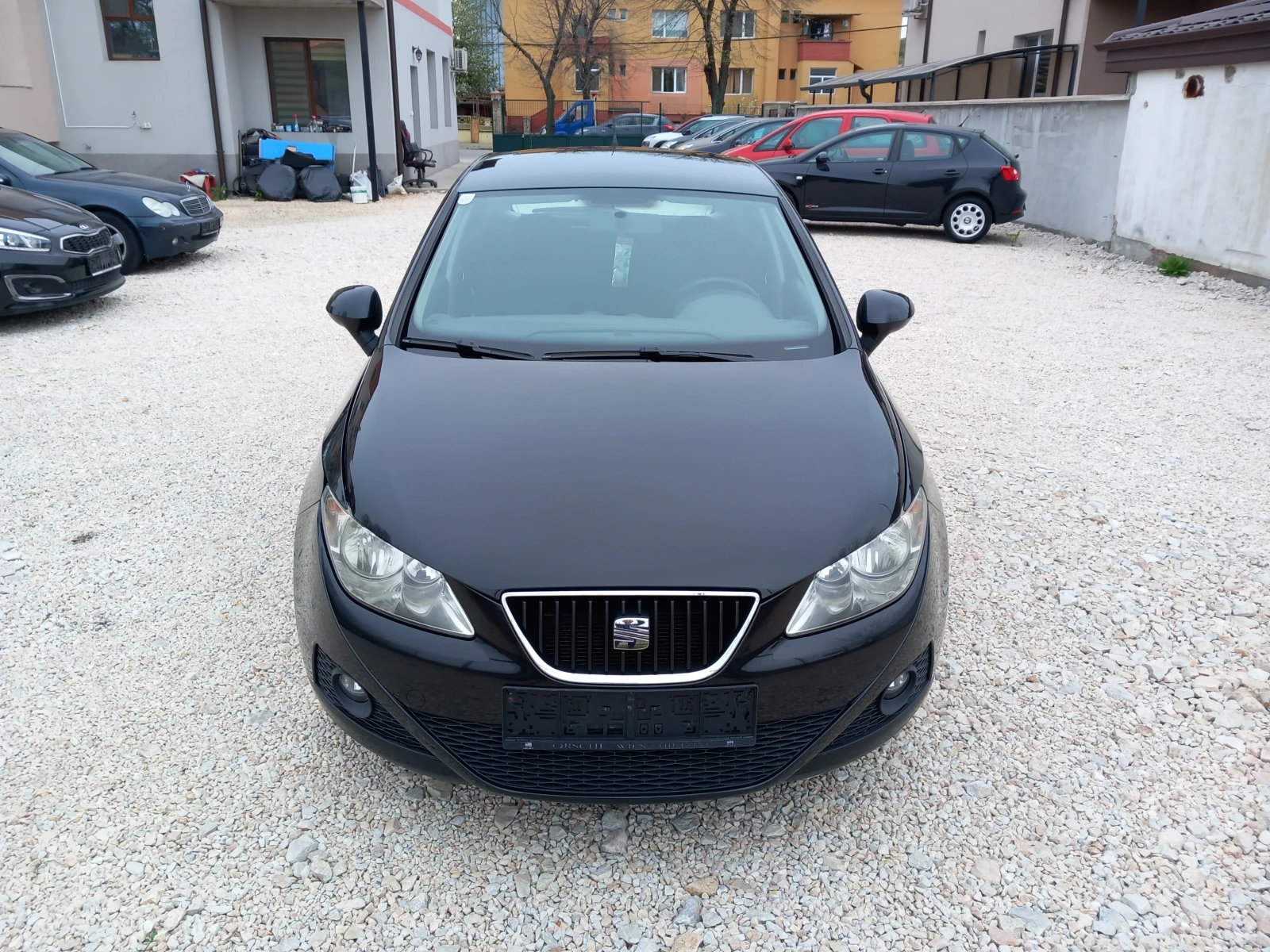 Seat Ibiza 1.4i климатроник 86кс, снимка 7 - Автомобили и джипове - 54220913