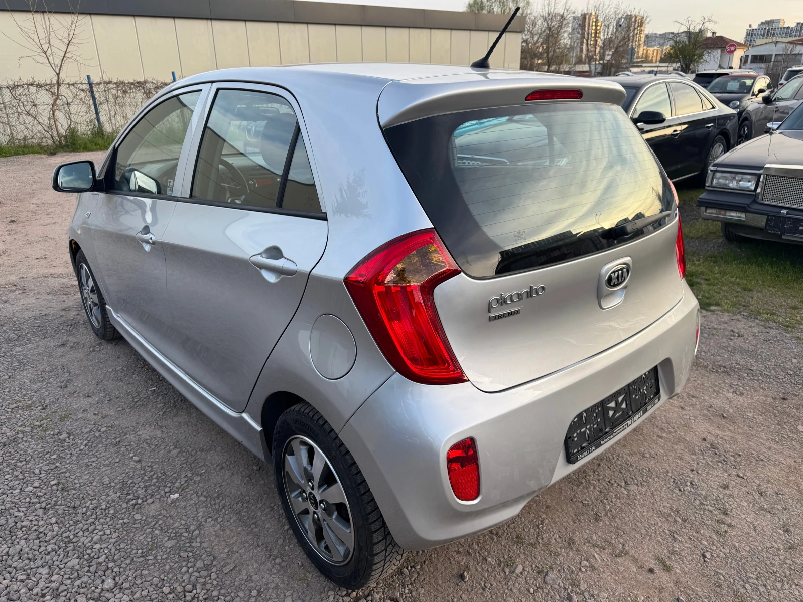 Kia Picanto 1.2CVVT Trend 85кс., снимка 4 - Автомобили и джипове - 54236789