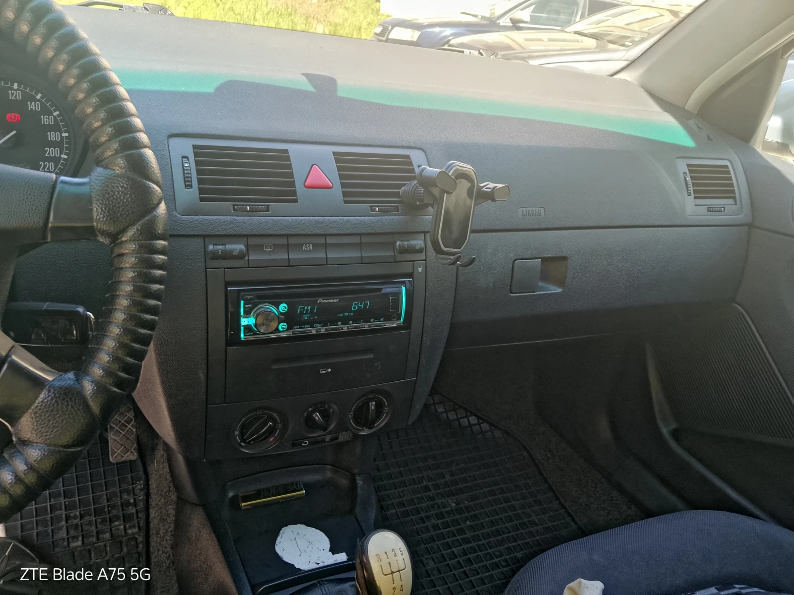 Skoda Fabia, снимка 5 - Автомобили и джипове - 54358298