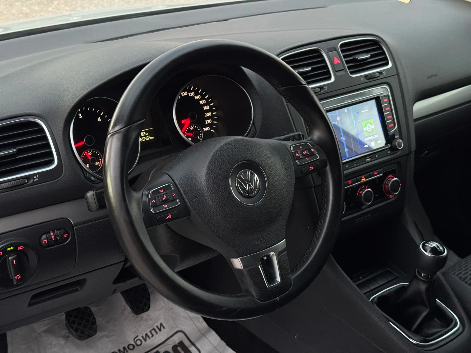 VW Golf TDI* HIGHLINE* NAVI* CLIMA* , снимка 11 - Автомобили и джипове - 54708308