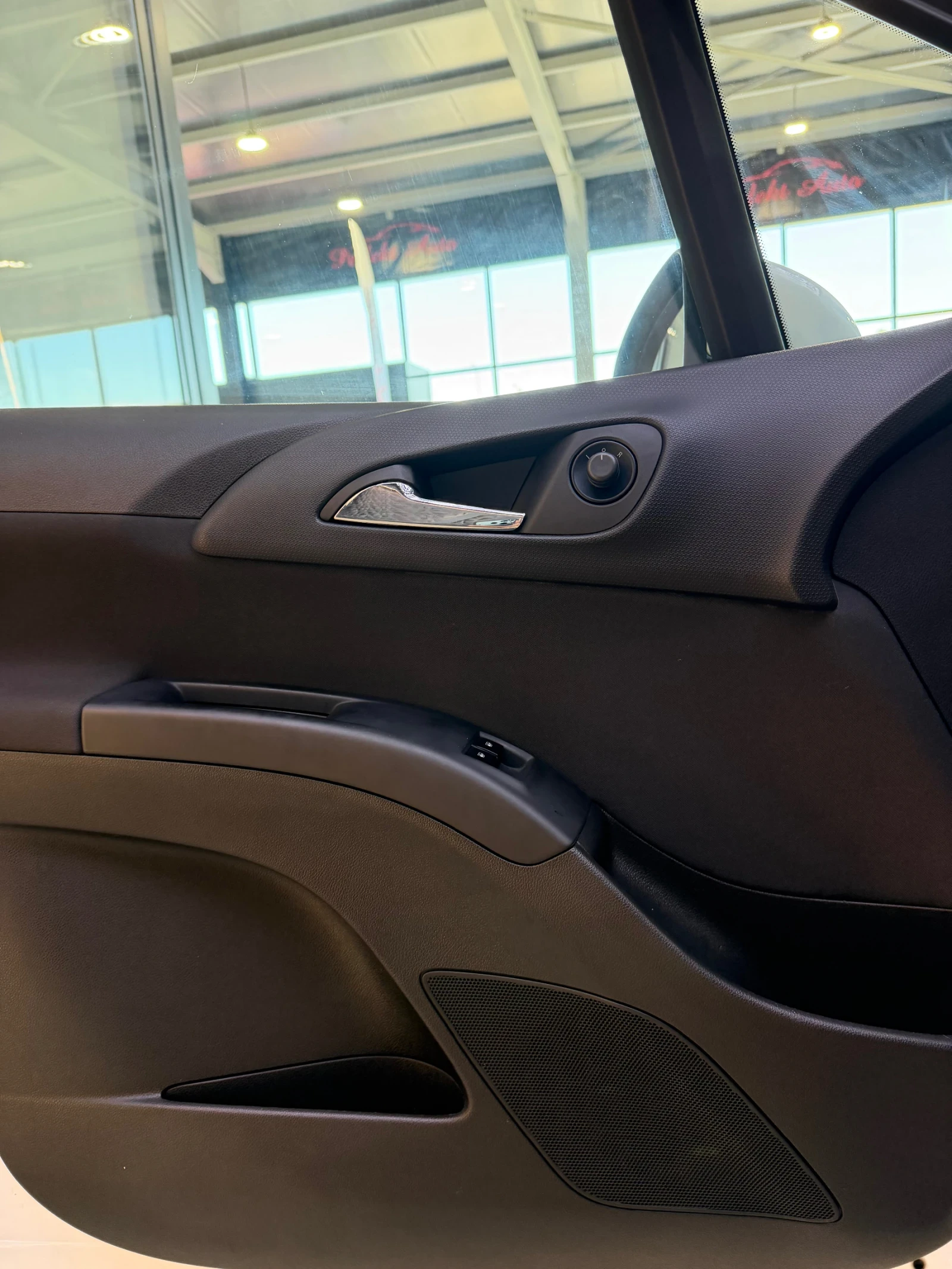 Opel Meriva 1.4 Бензин/Газ * Напълно Обслужен * , снимка 9 - Автомобили и джипове - 54741963