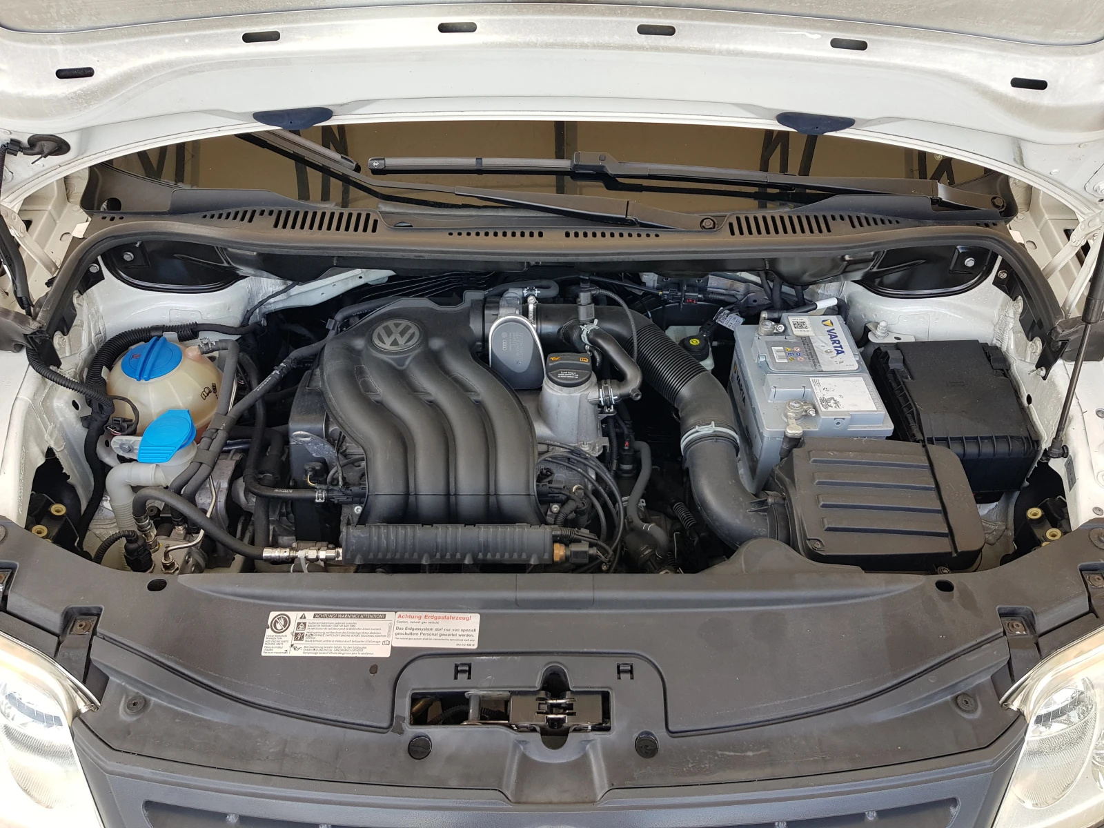 VW Caddy 2.0i ECOFUEL, снимка 17 - Автомобили и джипове - 55261959