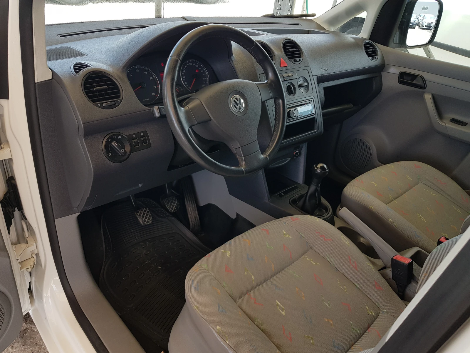 VW Caddy 2.0i ECOFUEL, снимка 9 - Автомобили и джипове - 55261959