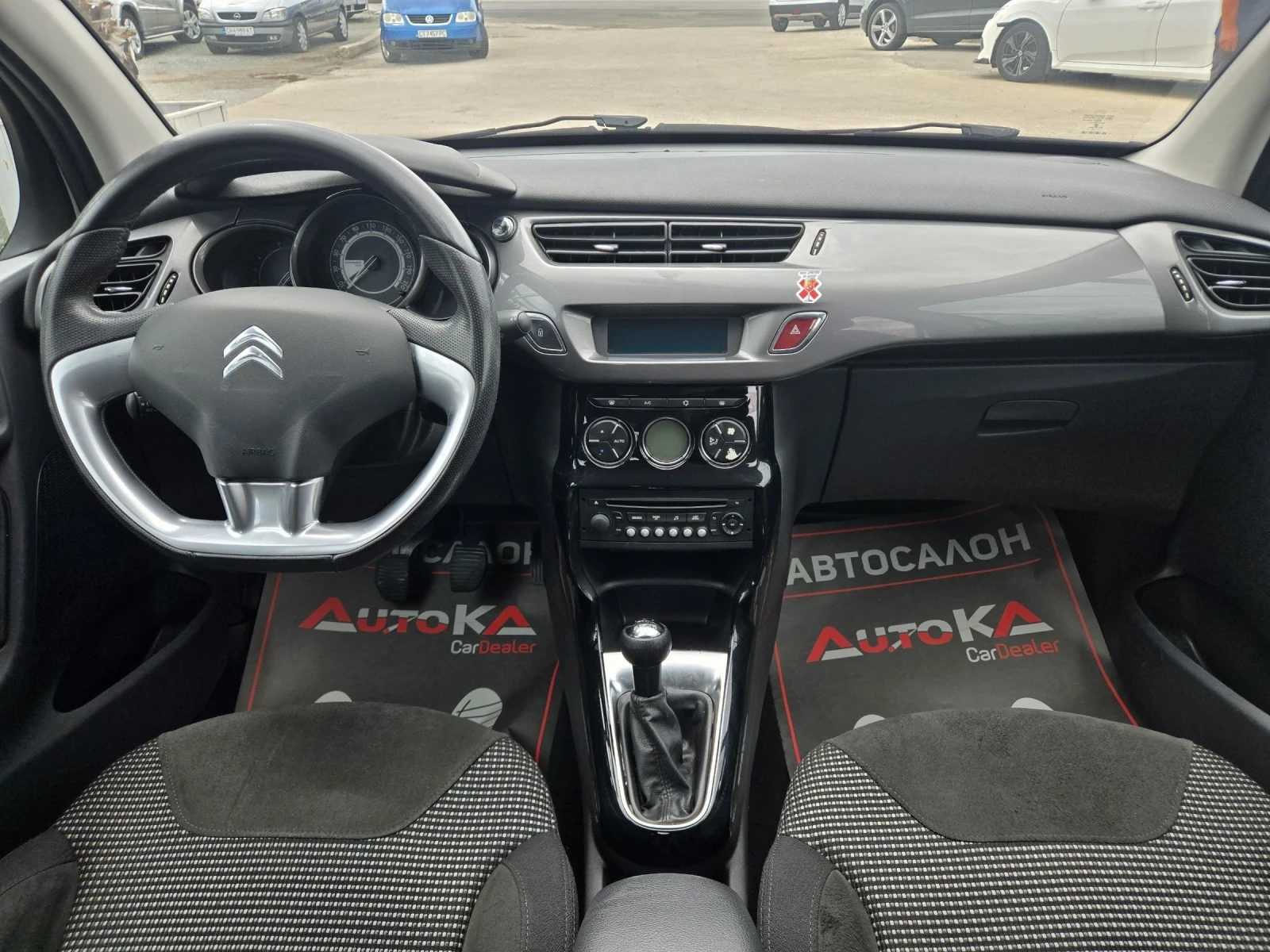 Citroen C3 1.2i-82кс= 141.000км= КЛИМАТРОНИК= АВТИПИЛОТ, снимка 12 - Автомобили и джипове - 55436061