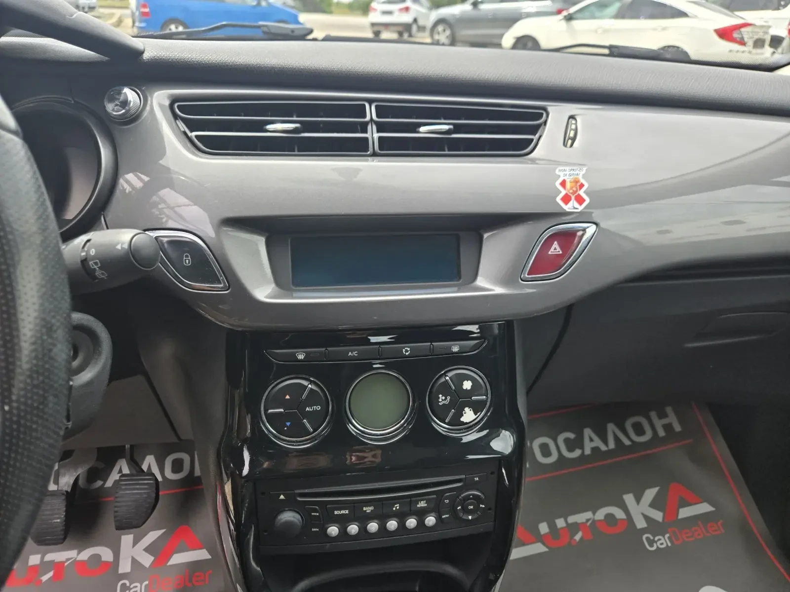 Citroen C3 1.2i-82кс= 141.000км= КЛИМАТРОНИК= АВТИПИЛОТ, снимка 16 - Автомобили и джипове - 55436061