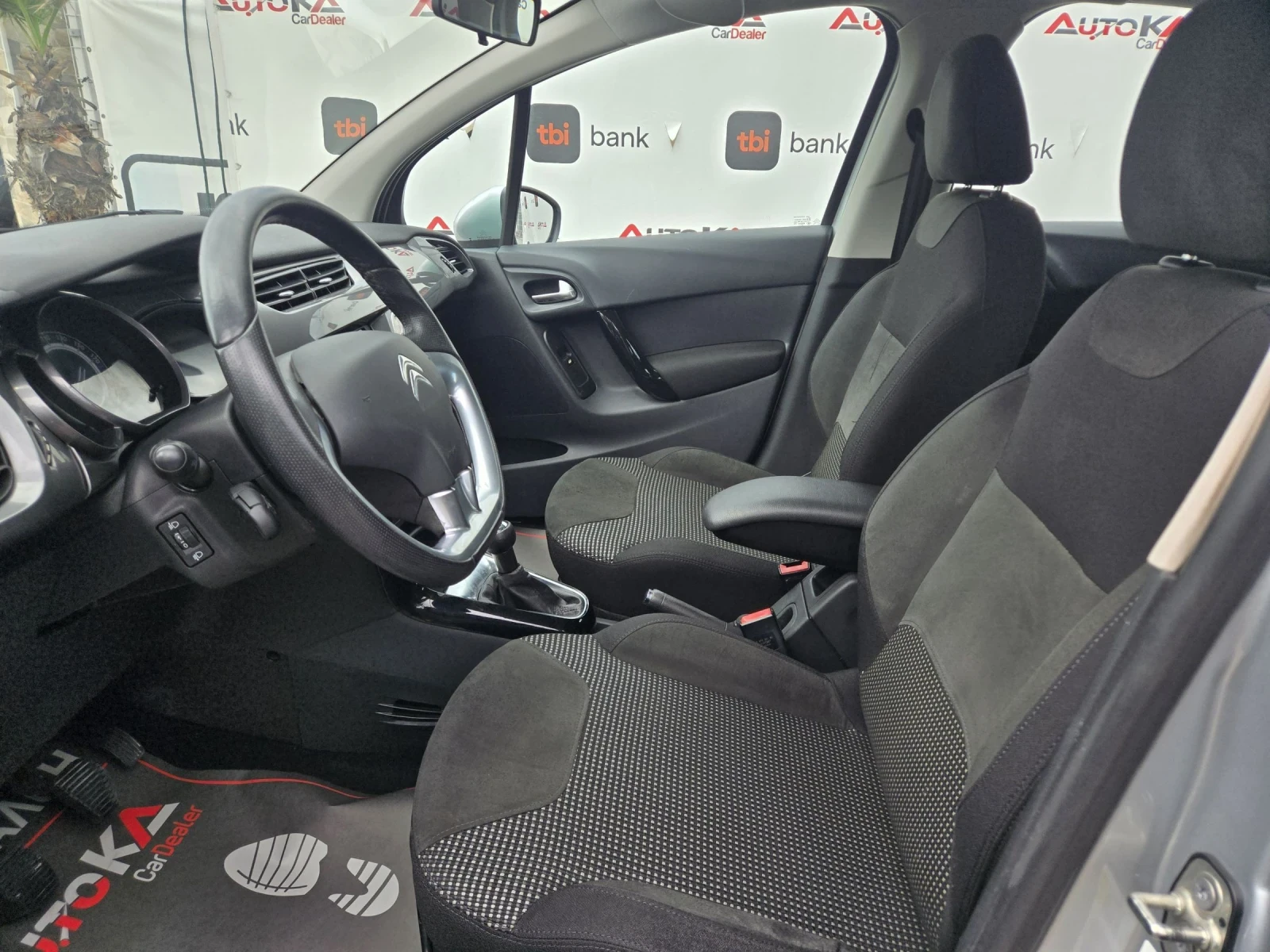 Citroen C3 1.2i-82кс= 141.000км= КЛИМАТРОНИК= АВТИПИЛОТ, снимка 7 - Автомобили и джипове - 55436061