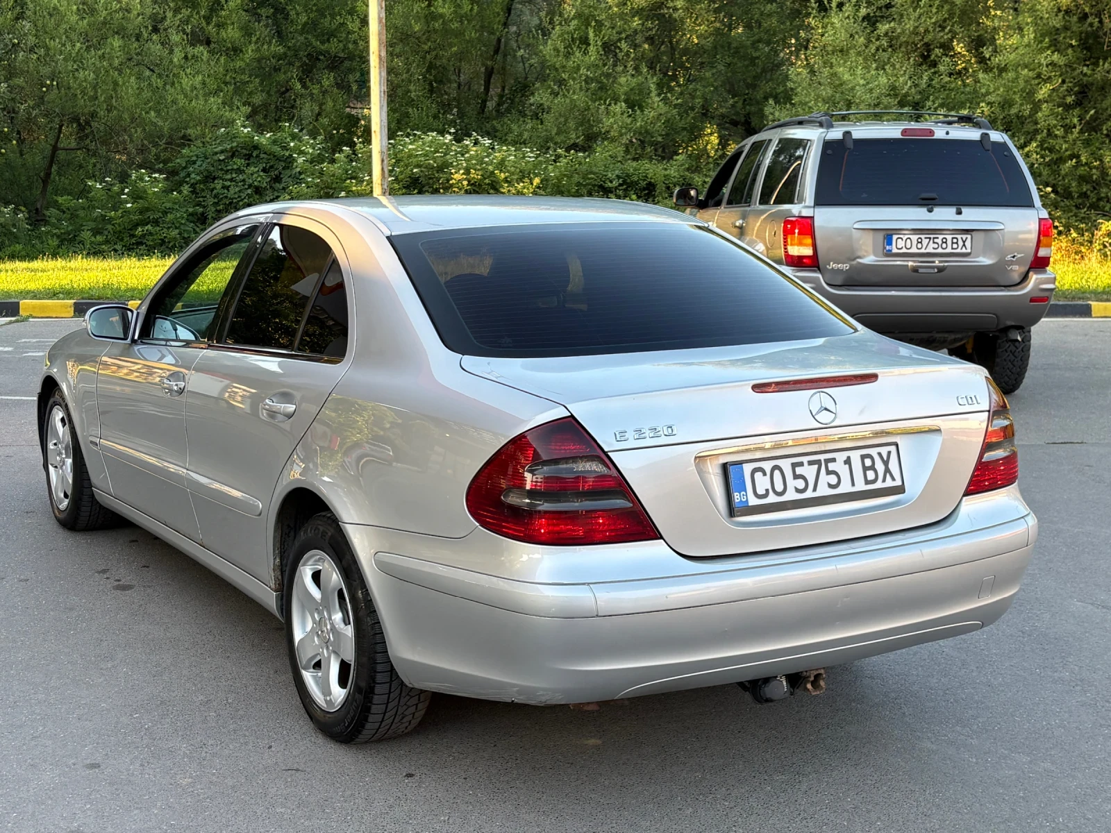 Mercedes-Benz E 220, снимка 5 - Автомобили и джипове - 55450194