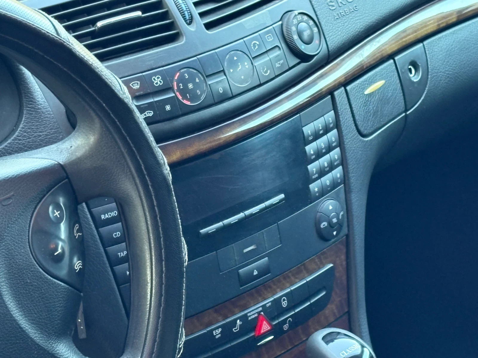 Mercedes-Benz E 220, снимка 10 - Автомобили и джипове - 55450194