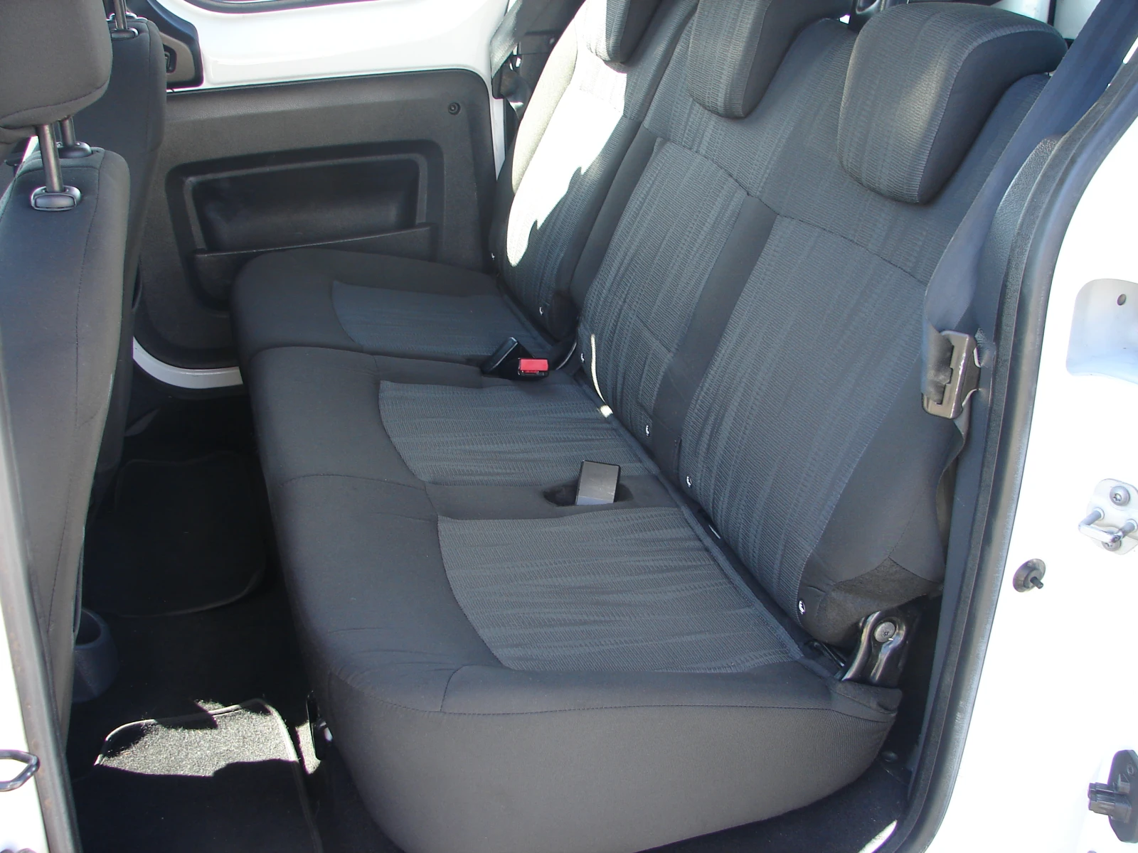 Dacia Dokker 1.5 DCI  EU 6 KLIMA, снимка 11 - Автомобили и джипове - 55952740