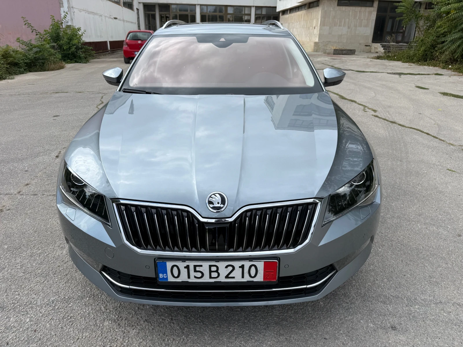Skoda Superb 2.0TDi / DSG / 4x4 , снимка 7 - Автомобили и джипове - 56204650