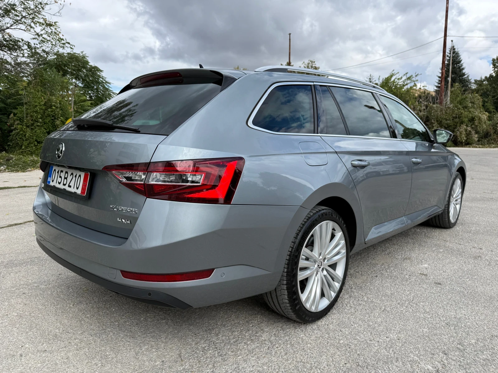 Skoda Superb 2.0TDi / DSG / 4x4 , снимка 4 - Автомобили и джипове - 56204650