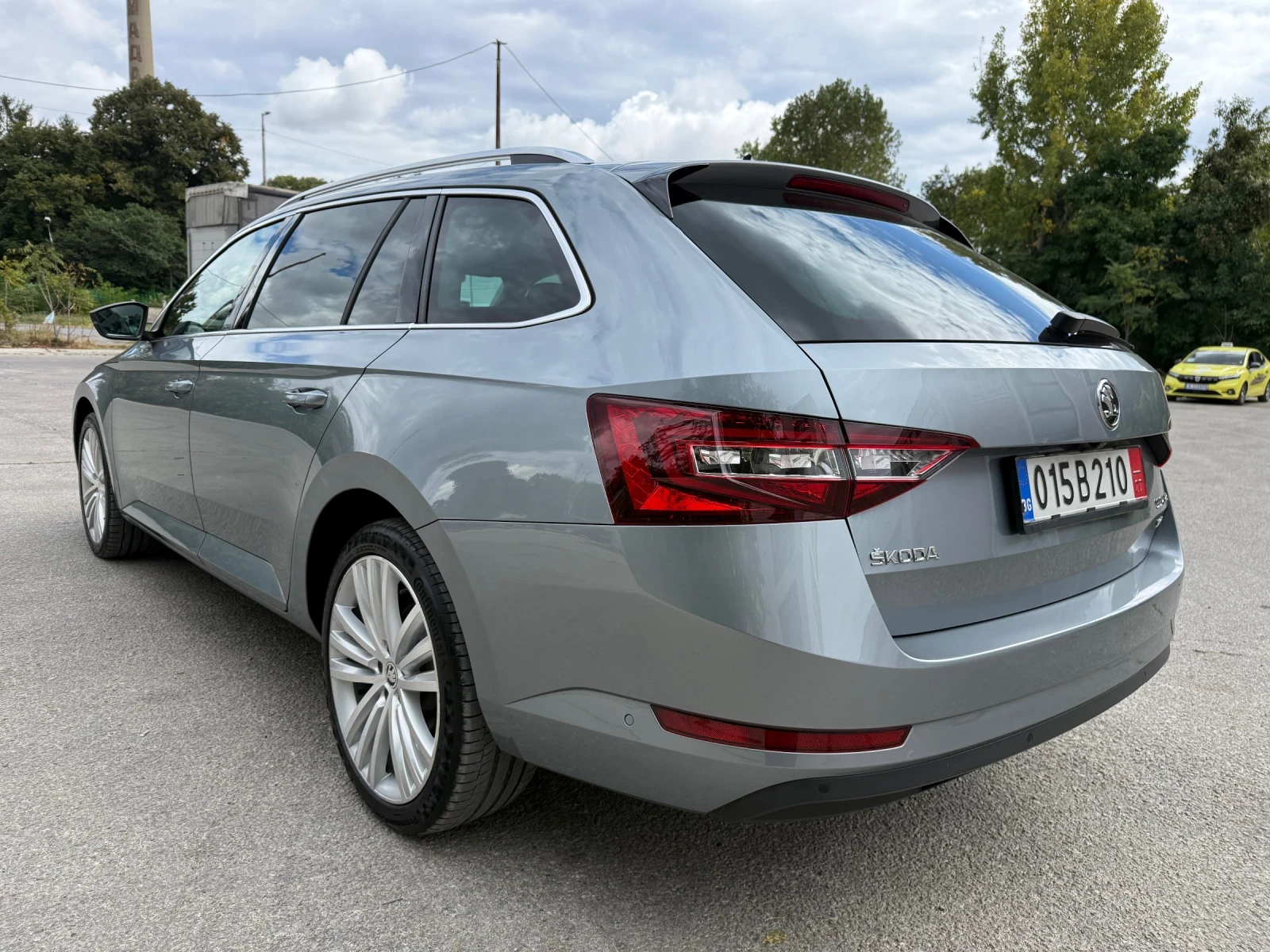 Skoda Superb 2.0TDi / DSG / 4x4 , снимка 3 - Автомобили и джипове - 56204650