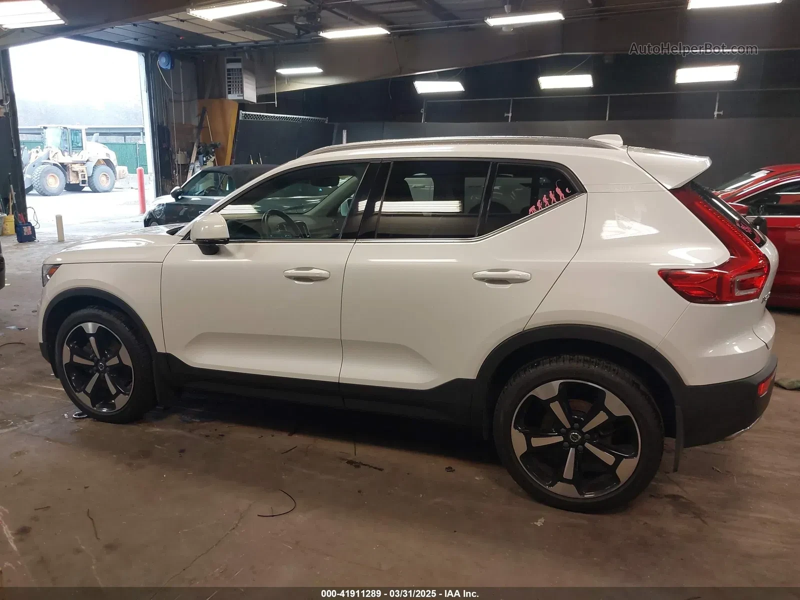 Volvo XC40  - изображение 8