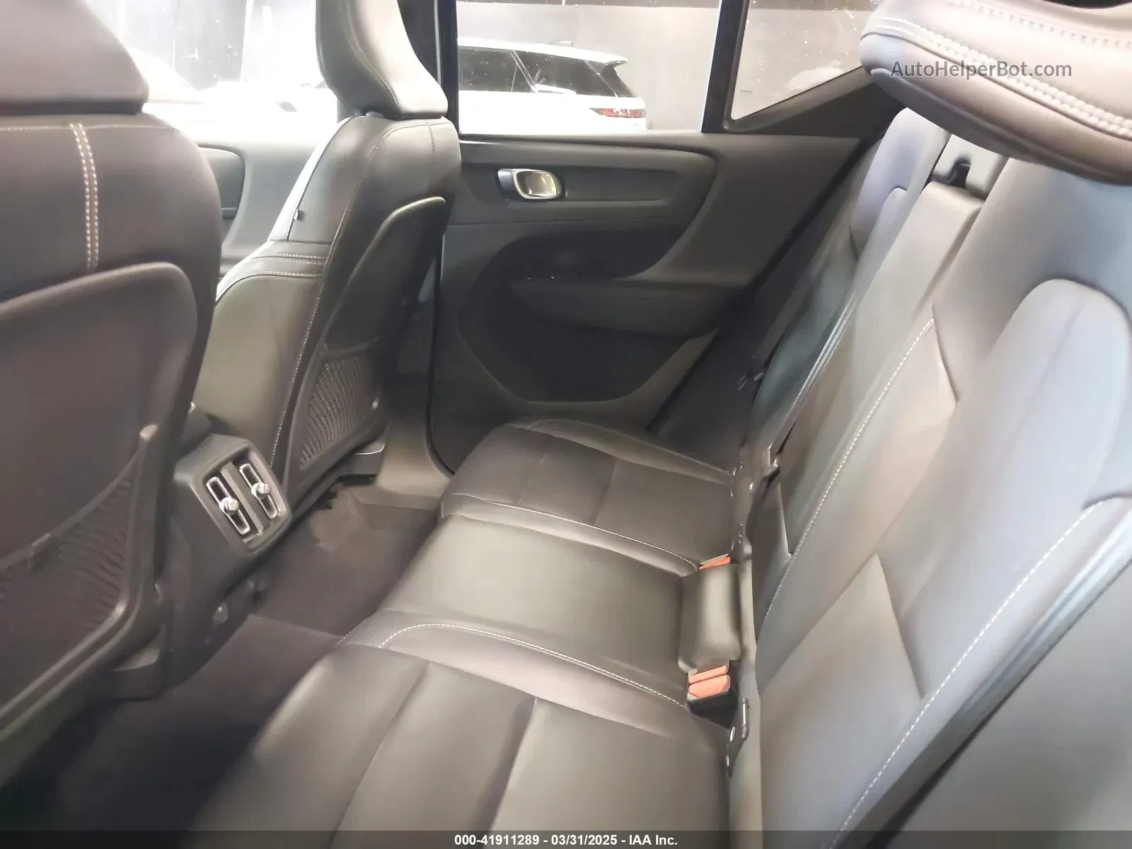 Volvo XC40  - изображение 10