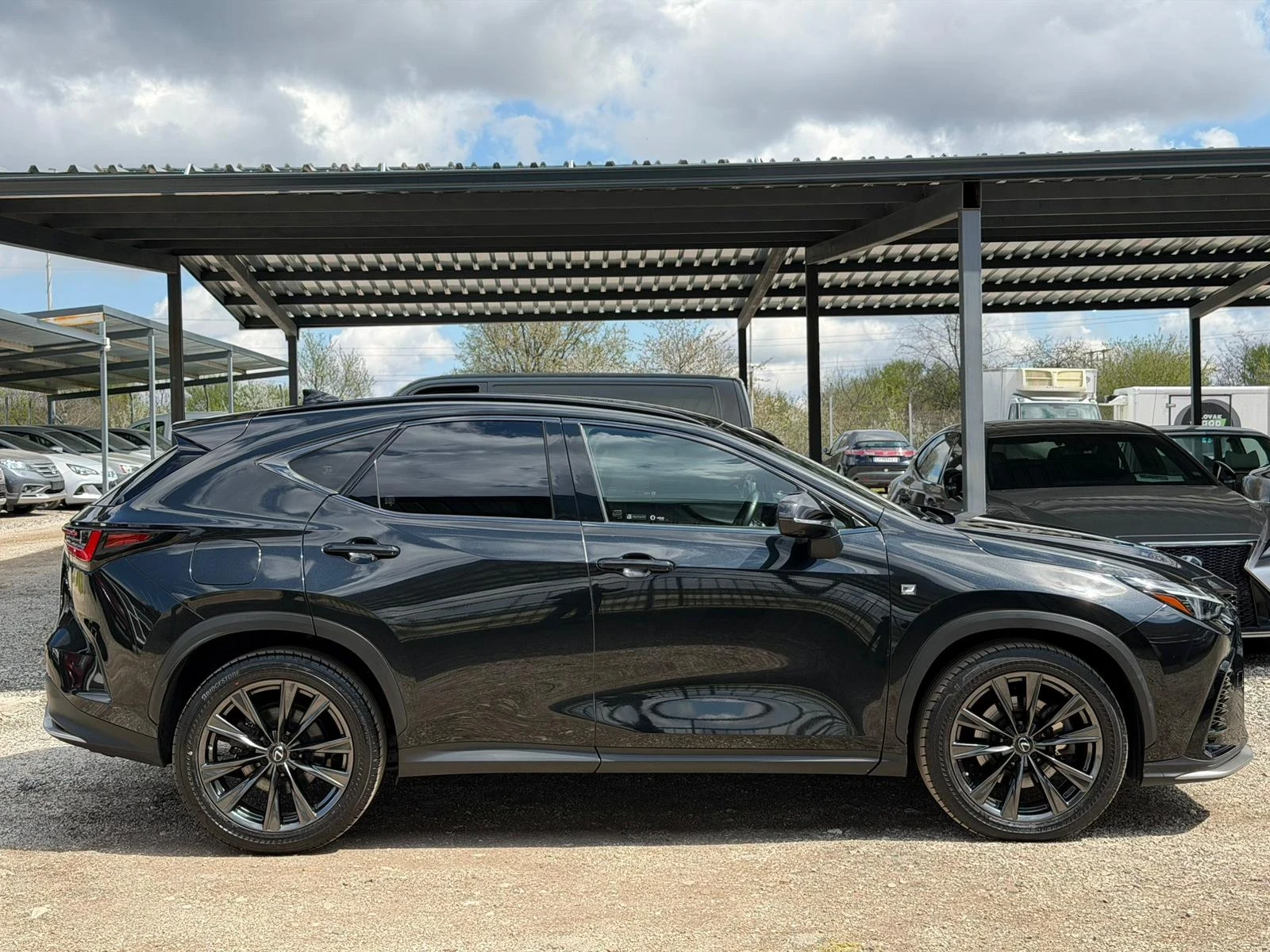 Lexus NX 450 + /F Sport/360Camera/HUD/С гаранция Relax+ HHC, снимка 4 - Автомобили и джипове - 54157821