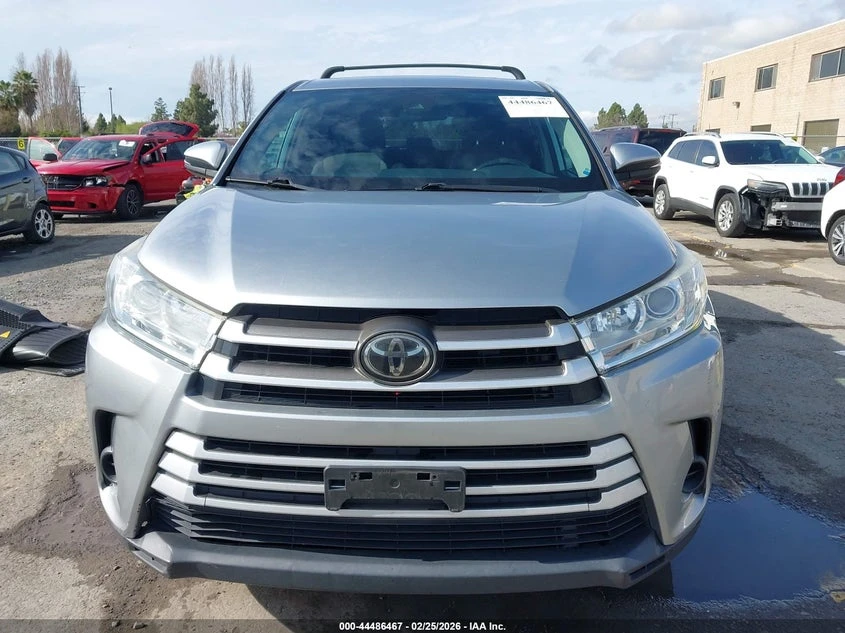 Toyota Highlander 3.5l Le, снимка 12 - Автомобили и джипове - 54307582