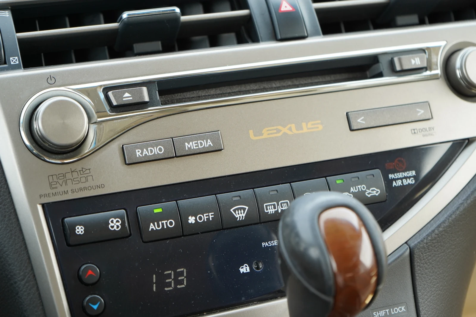 Lexus RX 450h LUXURY* НОВА БАТЕРИЯ* , снимка 10 - Автомобили и джипове - 54607879