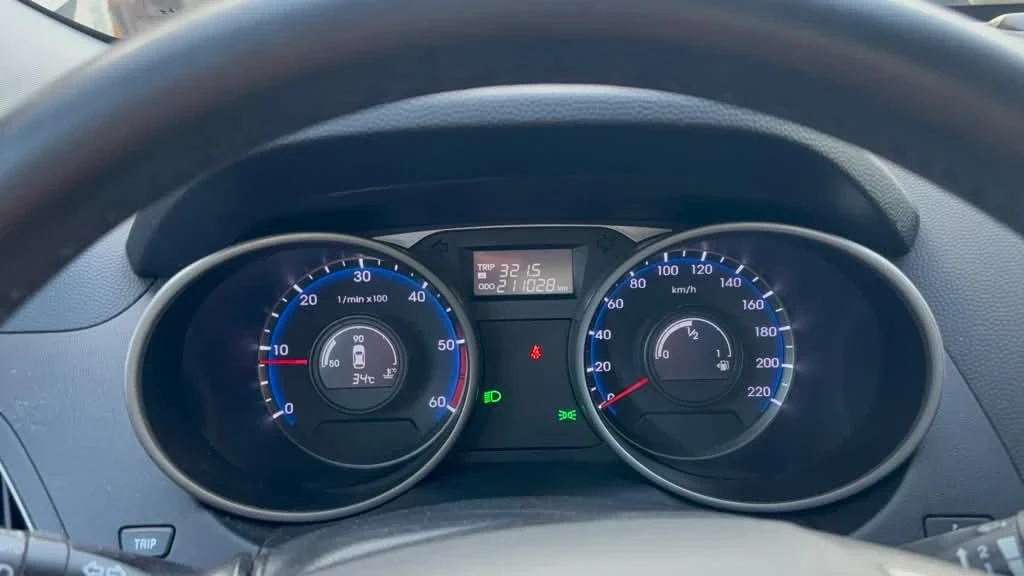 Hyundai IX35, снимка 15 - Автомобили и джипове - 55354454